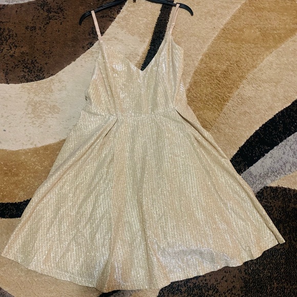 Aakaa Dresses & Skirts - Aakaa shiny gold holiday dress